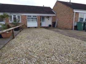 1 bedroom Bungalow f...